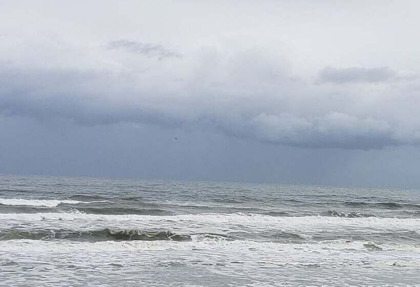 Holiday Shores Beach Club