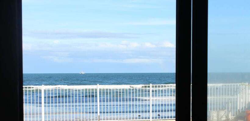 Holiday Shores Beach Club