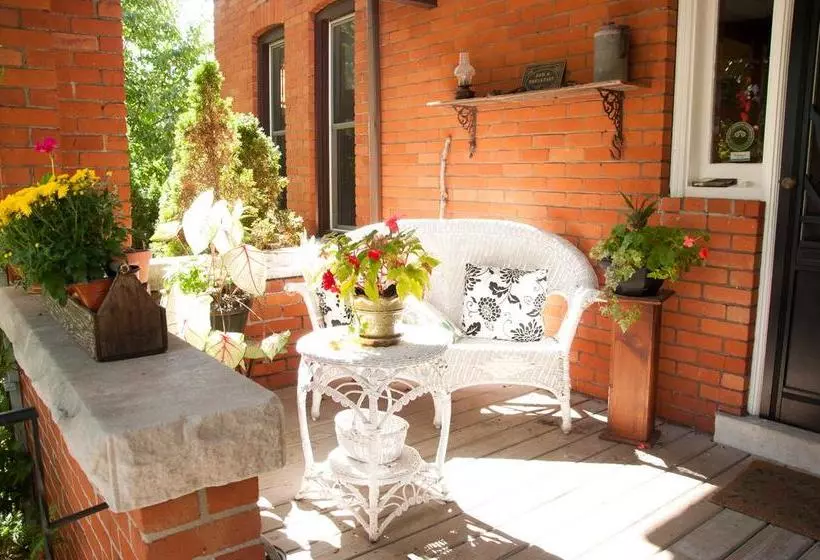 Homestead House B&b