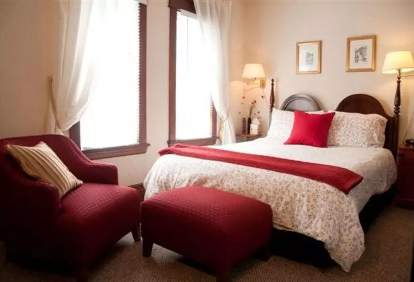 Homestead House B&b