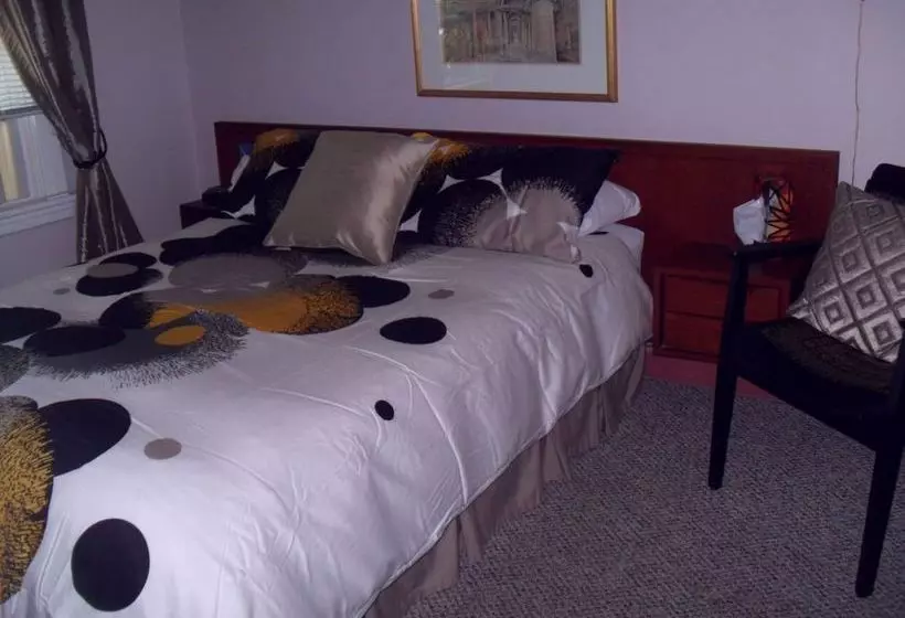 Homestead House B&b