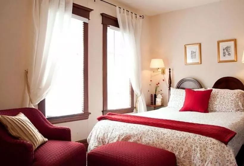 Homestead House B&b