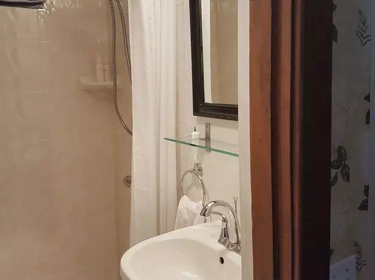 Homestead House B&b