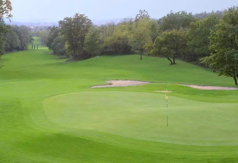 簡易ホテル La Foresteria Golf Montecatini Terme