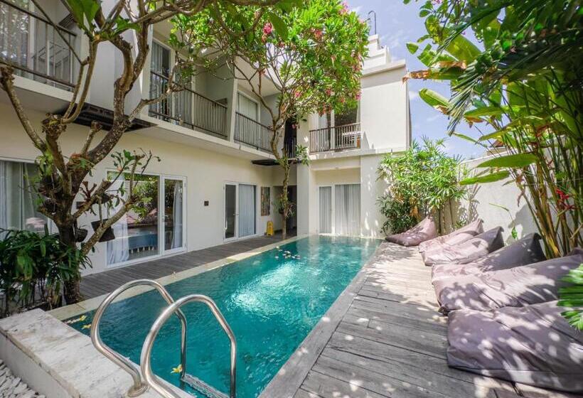 בית מלון כפרי Hola Seminyak