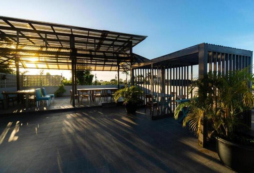 בית מלון כפרי Hola Seminyak