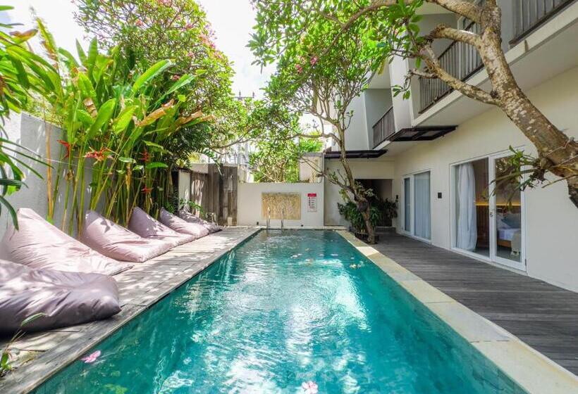 בית מלון כפרי Hola Seminyak