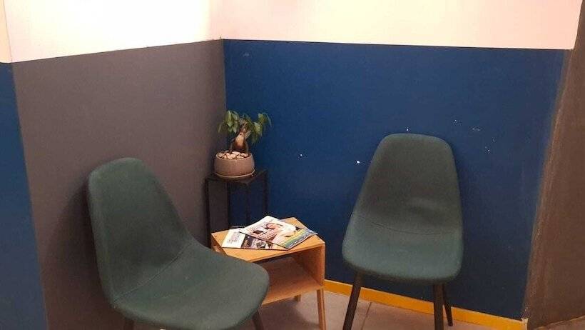 Отель Hôtel Le Saint Quentin