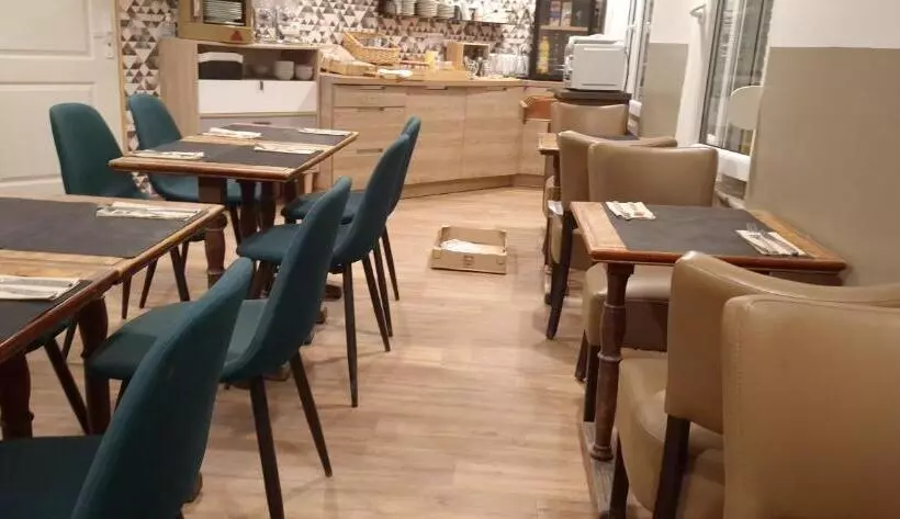 ホテル Hôtel Le Saint Quentin