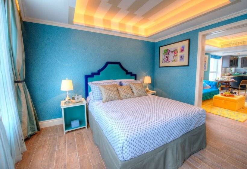 هتل Madera Hollywood