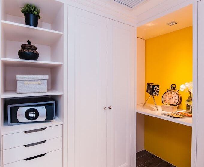 هتل Madera Hollywood