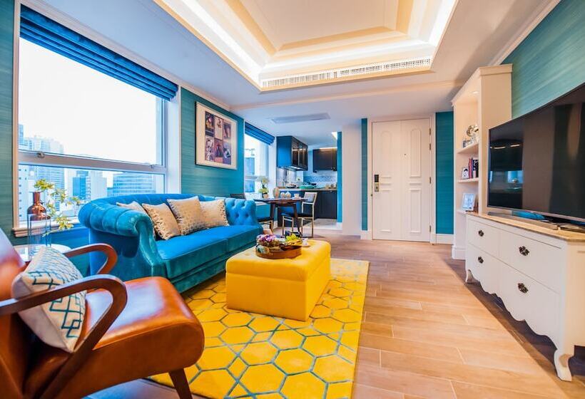 هتل Madera Hollywood