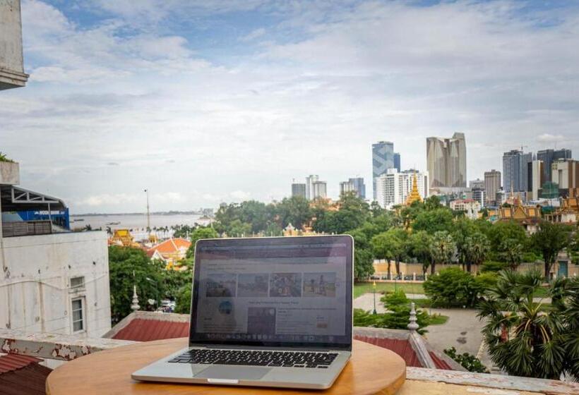 בית מלון כפרי Nawin Palace Guesthouse