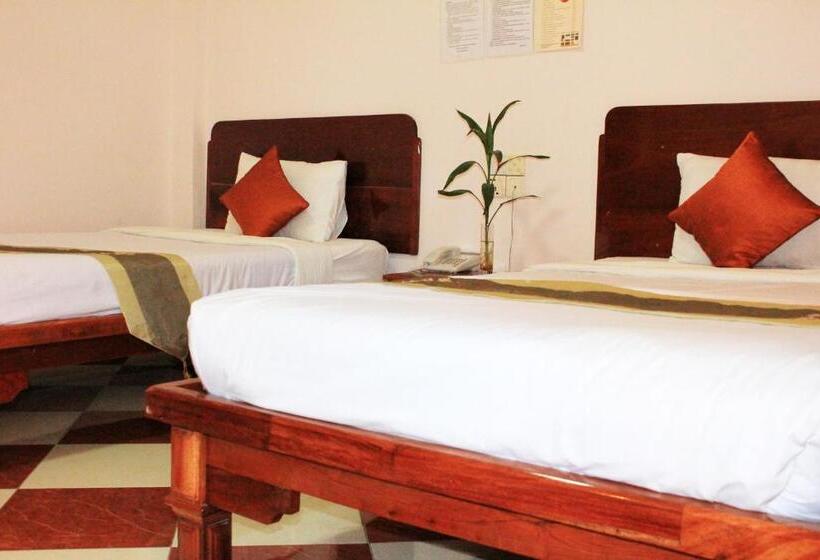 בית מלון כפרי Nawin Palace Guesthouse