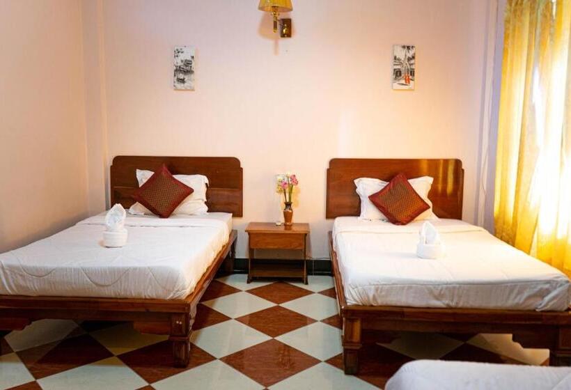 בית מלון כפרי Nawin Palace Guesthouse