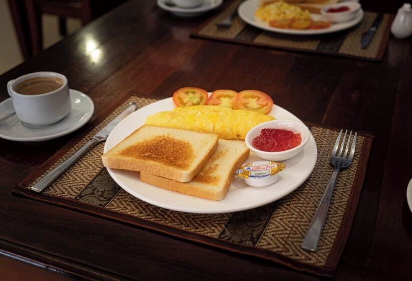 בית מלון כפרי Nawin Palace Guesthouse