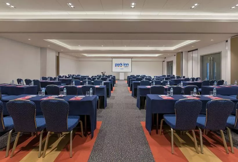 ホテル Park Inn By Radisson Clark