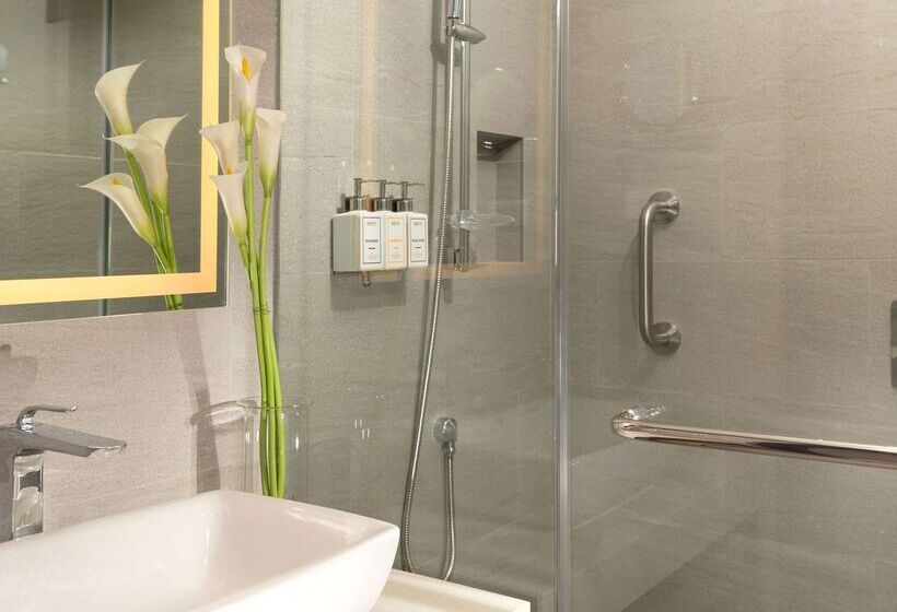 فندق Park Inn By Radisson Clark