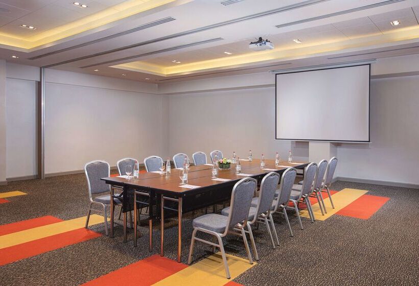 فندق Park Inn By Radisson Clark