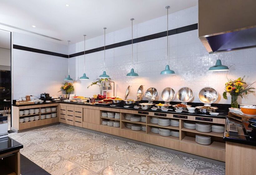 فندق Park Inn By Radisson Clark