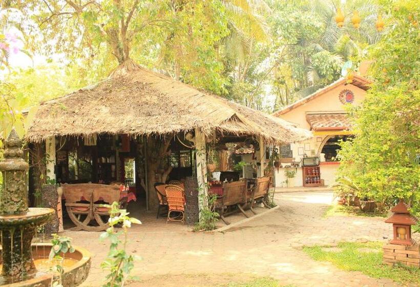 בית מלון כפרי Secret Garden Chiang Mai