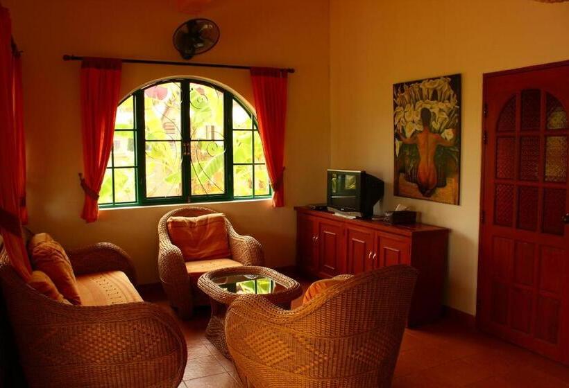 בית מלון כפרי Secret Garden Chiang Mai