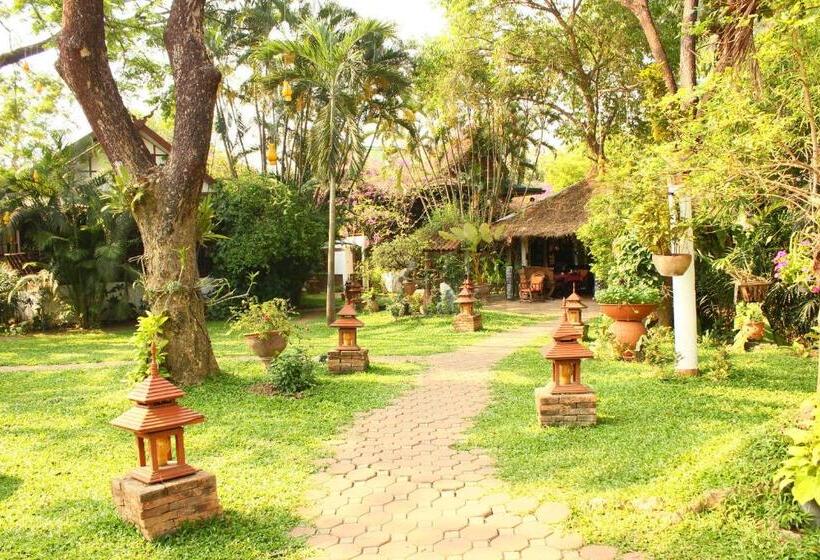 בית מלון כפרי Secret Garden Chiang Mai
