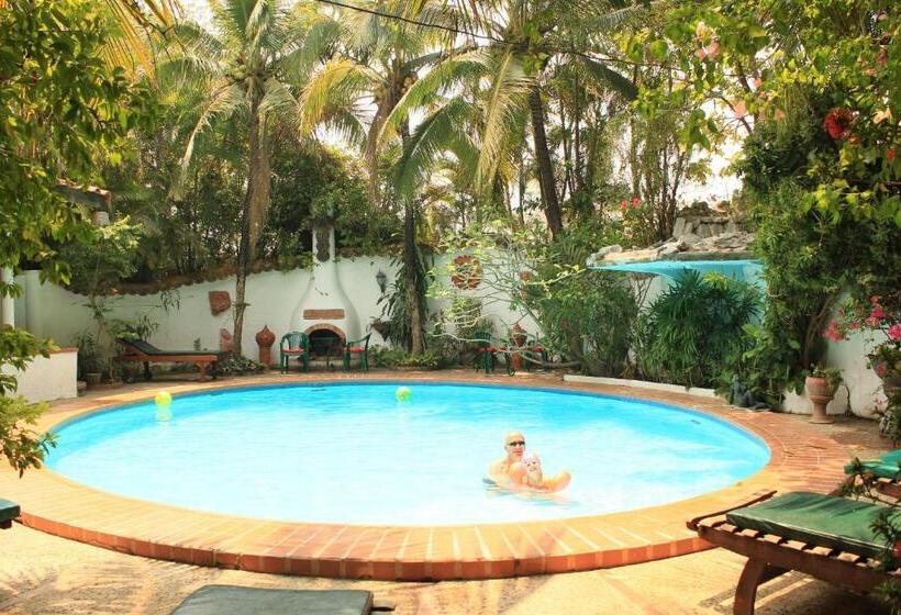 בית מלון כפרי Secret Garden Chiang Mai