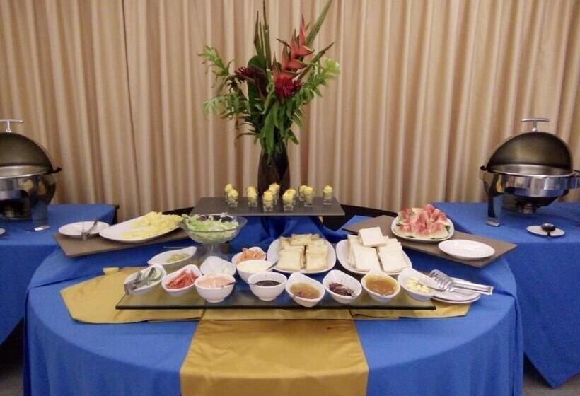 בית מלון כפרי Southpole Central