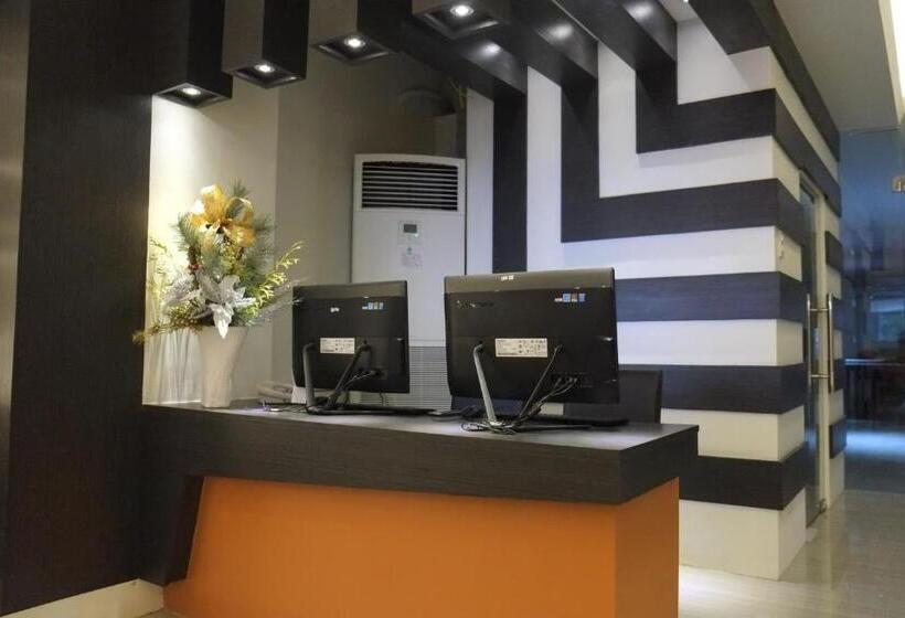 בית מלון כפרי Southpole Central