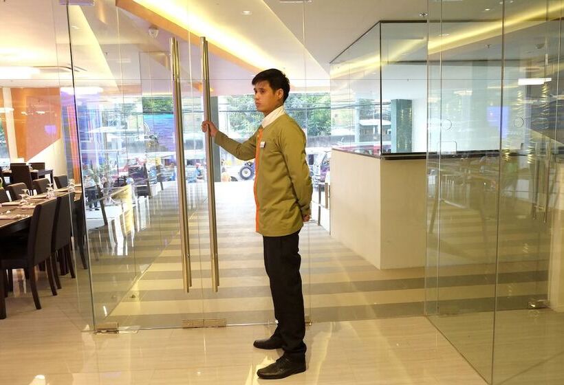 בית מלון כפרי Southpole Central