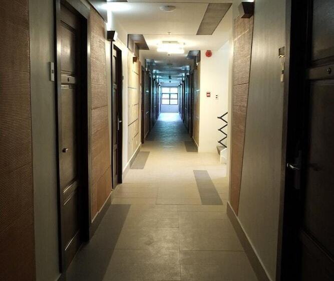 בית מלון כפרי Southpole Central