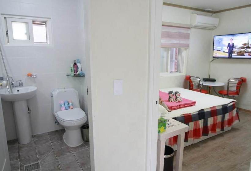 Seocho Guesthouse K  Hostel