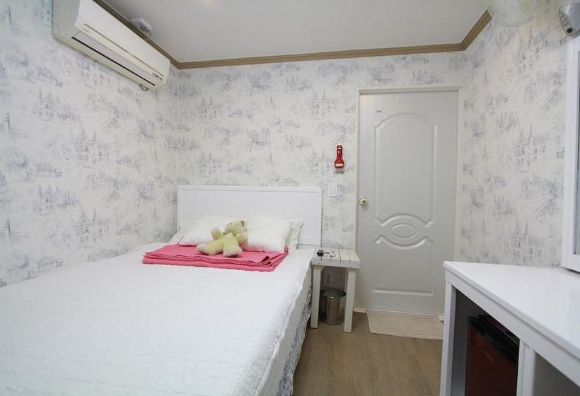 Seocho Guesthouse K  Hostel