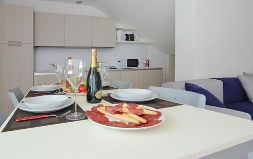 Sirmione Halldis Apartments