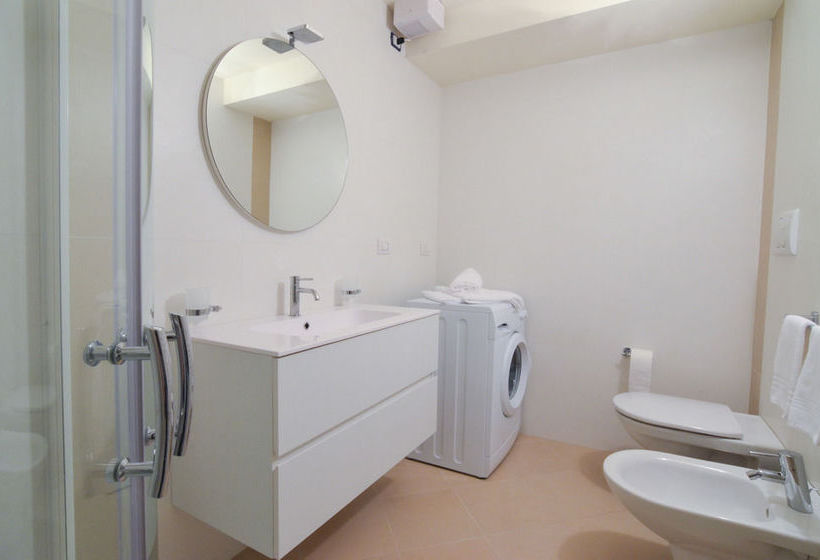 Sirmione Halldis Apartments