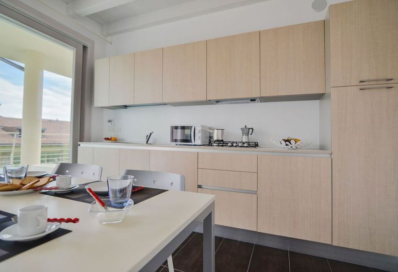 Sirmione Halldis Apartments