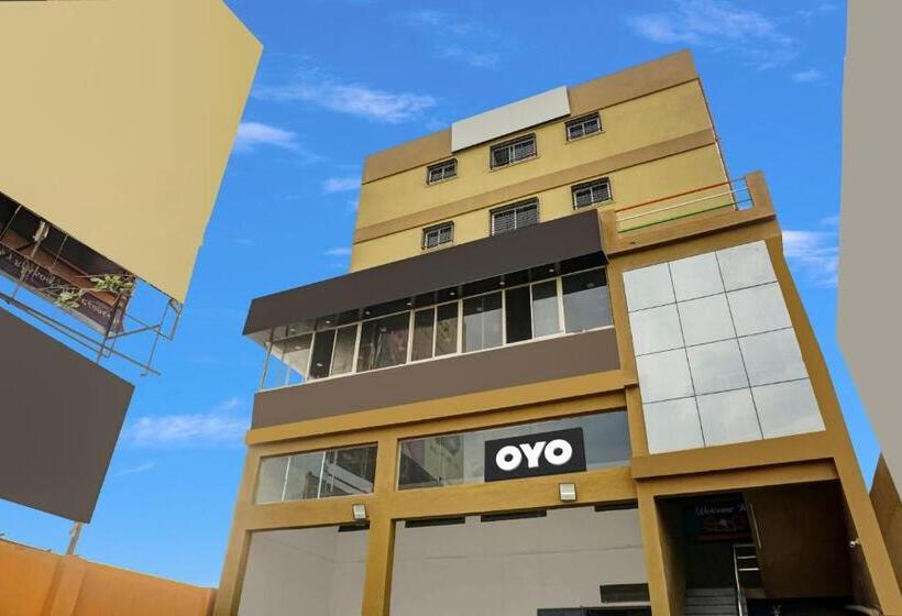 Hotelli Collection O Galaxy Stay