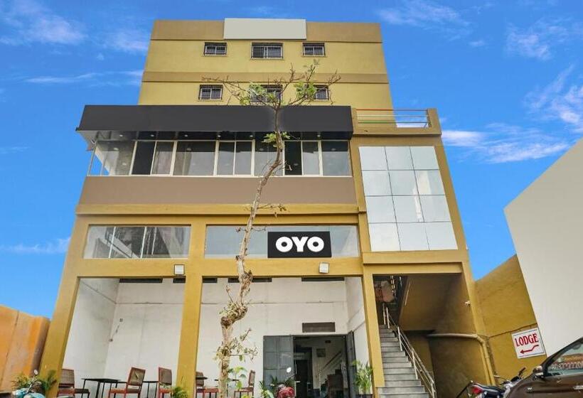 Hotelli Collection O Galaxy Stay