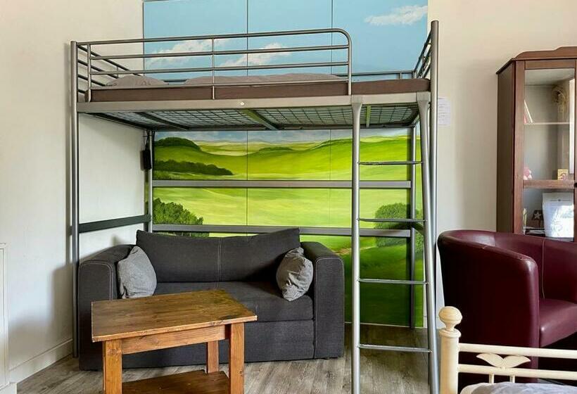 Albergue Winwin Im Westen