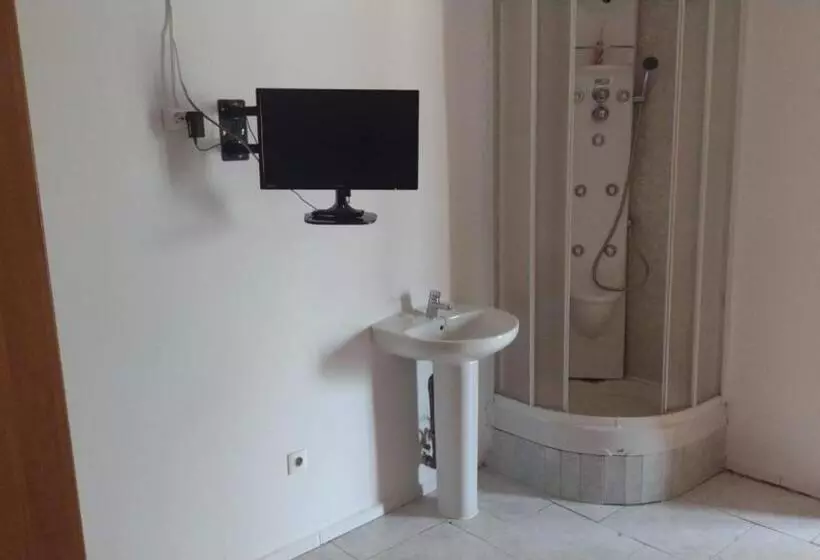 ベッドアンドブレックファースト Albergue Bar Villamayor