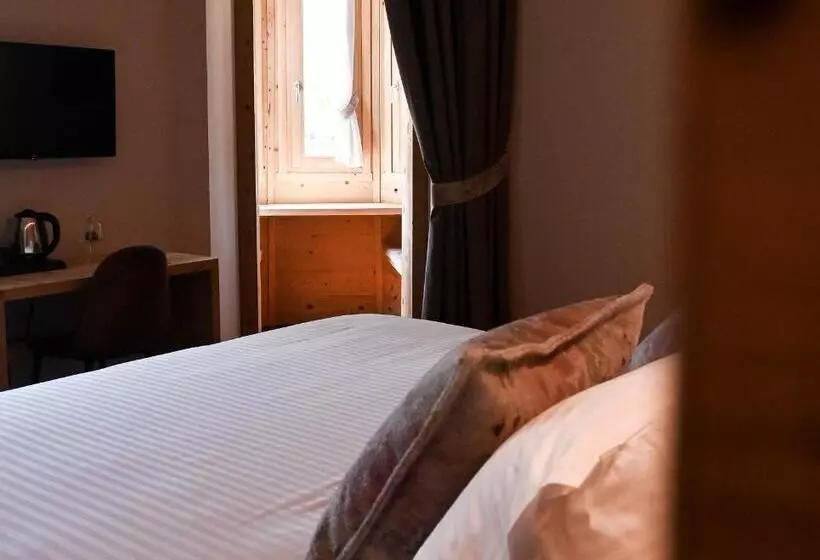 Hotelli Grey Castle Garnì&suite