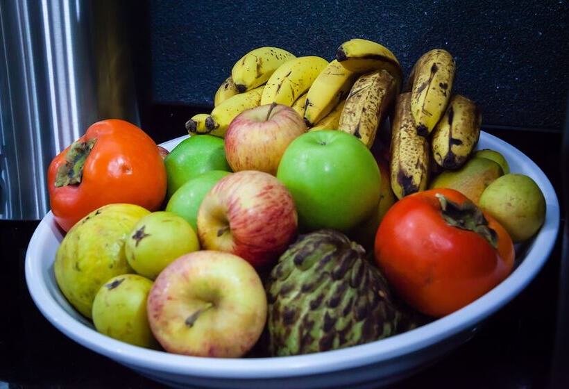 Отель Sophita Business