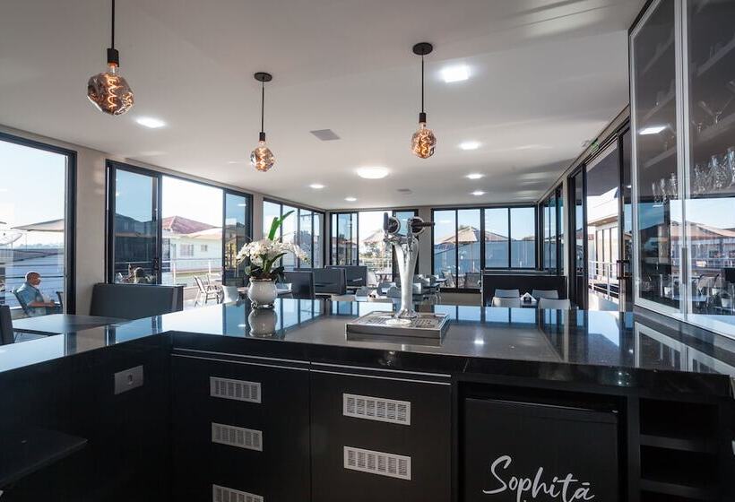 Отель Sophita Business