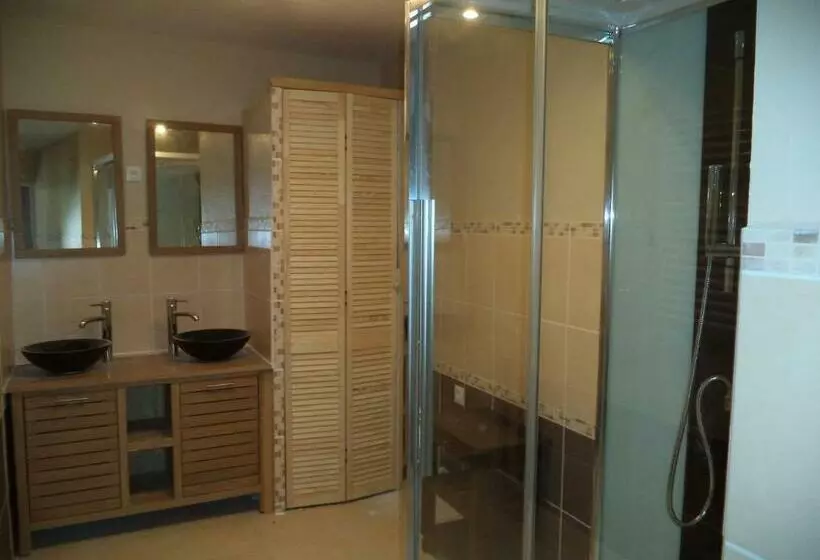 Aamiaismajoitus (B&B) La Dame Blanche