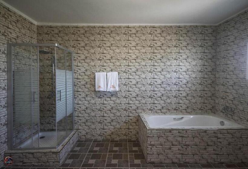 هتل Mon Choisy Hôtel Majunga