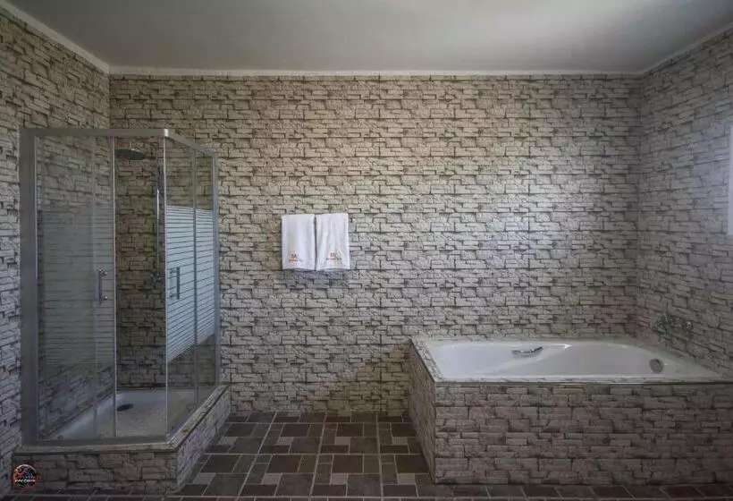 هتل Mon Choisy Hôtel Majunga
