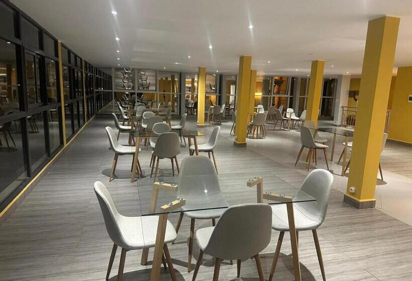 هتل Mon Choisy Hôtel Majunga