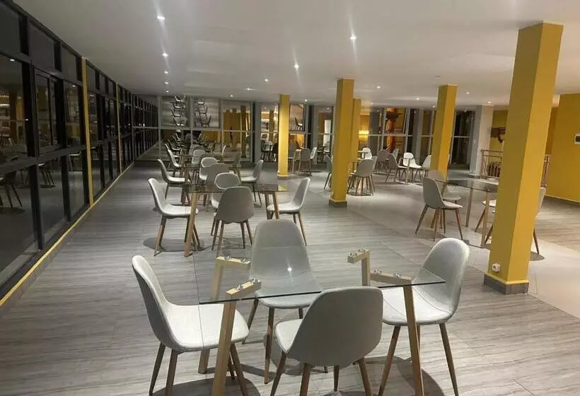 هتل Mon Choisy Hôtel Majunga