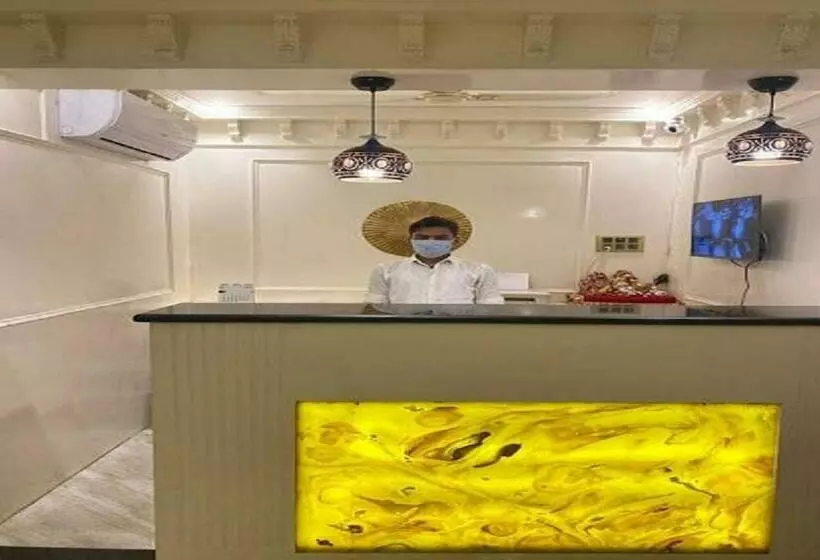 ホテル Ramesh Palace
